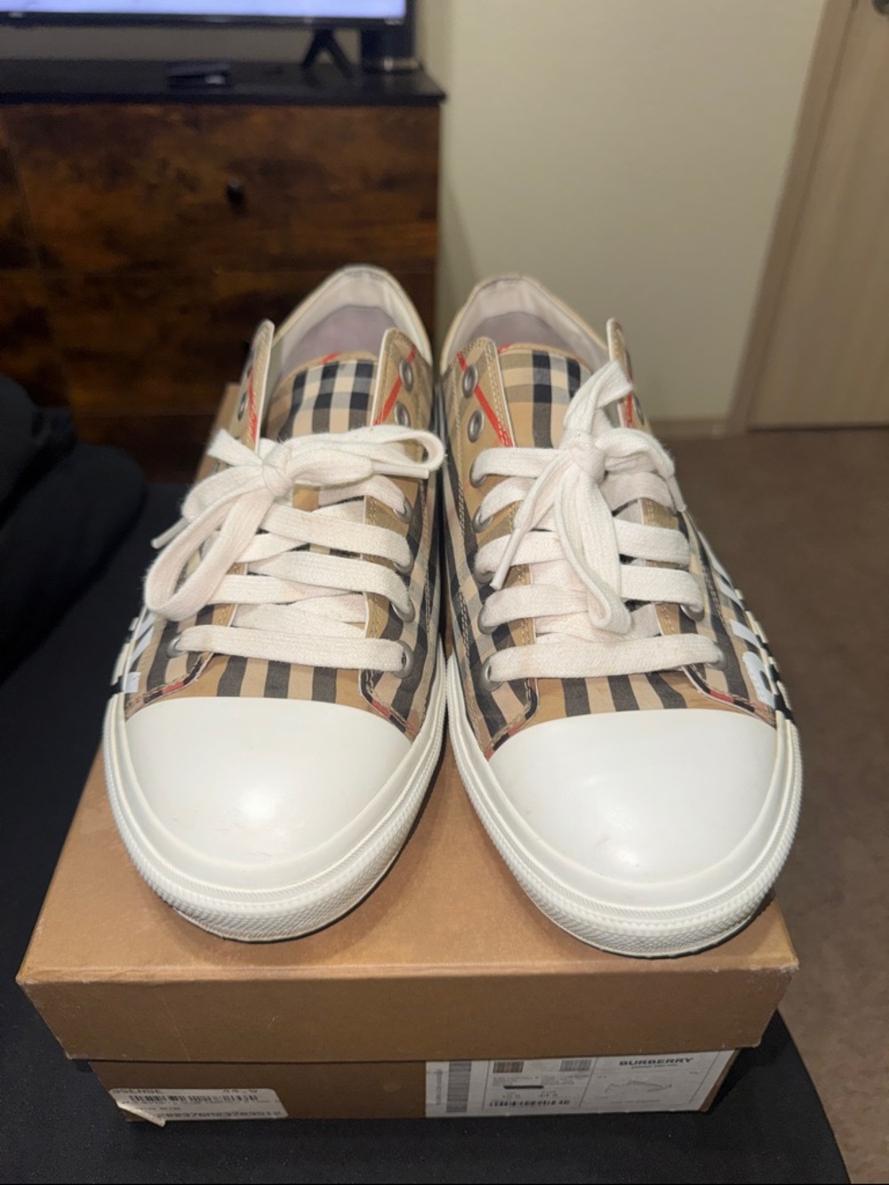 Burberry Beige/Black/Red Low-Top Plaid Sneakers